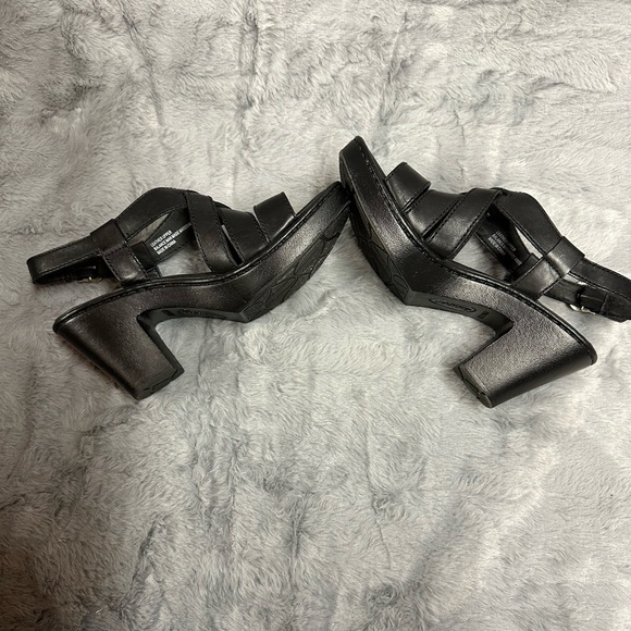 Born Ervin Sandals - Size 7 - Black - Gently Worn - Picture 4 of 8